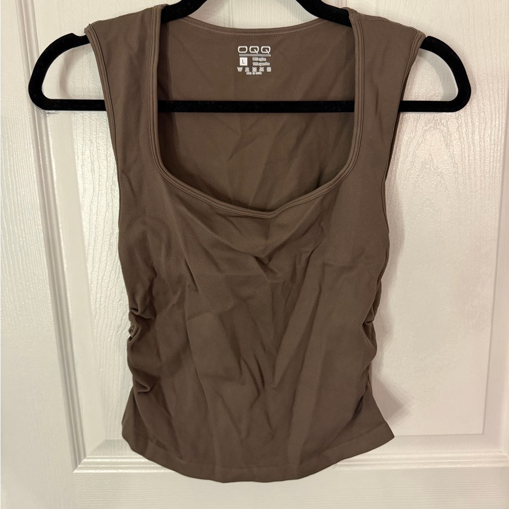 OQQ Women's Brown Sleeveless Top